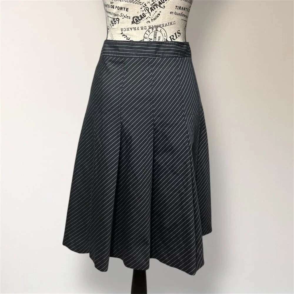 Theory Women's 4 Black Tan Pinstripe Pleated A-Line Skirt Office Career Academia - Picture 3 of 9